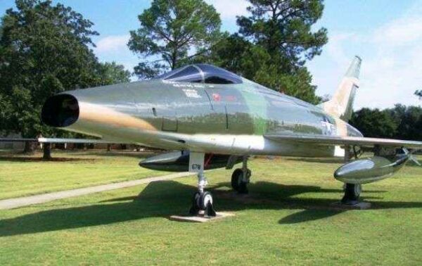 NORTH AMERICAN F-100D “SUPER SABRE” MEMORIAL AIRCRAFT