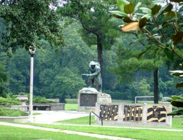 MEMPHIS VETERANS PLAZA