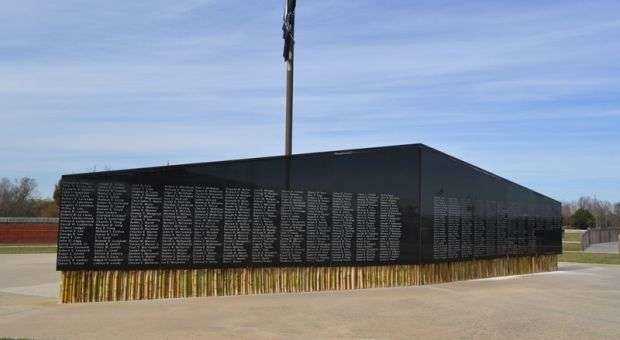 LOWER ALABAMA VIETNAM VETERANS MEMORIAL STATE OF ALABAMA WALL BACK