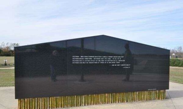 LOWER ALABAMA VIETNAM VETERANS MEMORIAL MOBILE AND BALDWIN COUNTIES WALL BACK