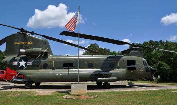 THE BOEING-VERTOL A/ACH47A HELICOPTER GUNSHIP MEMORIAL