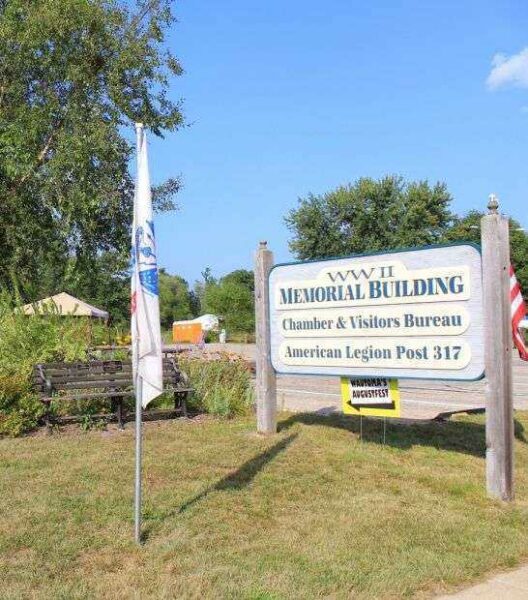 WWII MEMORIAL BUILDING MEMORIAL MARKER