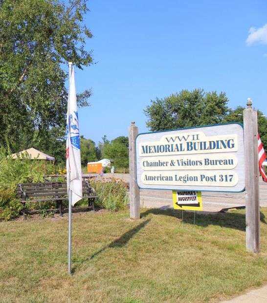 WWII MEMORIAL BUILDING MEMORIAL MARKER