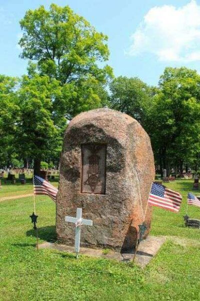 PINE GROVE CEMETERY G.A.R. WAR MEMORIAL