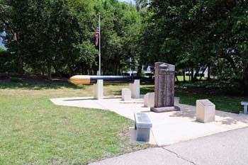 US NAVY SUBMARINE SERVICE MEMORIAL