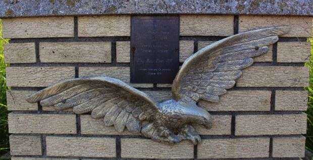 NESHKORO WAR VETERANS MEMORIAL PLAQUE