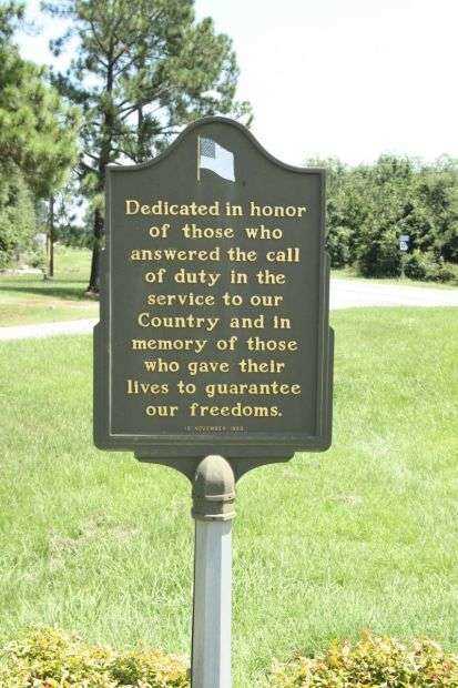LUMBER CITY WAR MEMORIAL MARKER