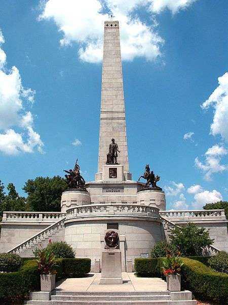 LINCOLN’S TOMB AND WAR MEMORIAL