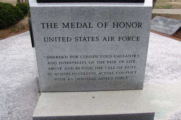 UNITED STATES AIR FORCE MEDAL OF HONOR MEMORIAL DEDICATION STONE