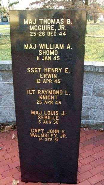 VALOR PARK MEDAL OF HONOR MEMORIAL PANEL H