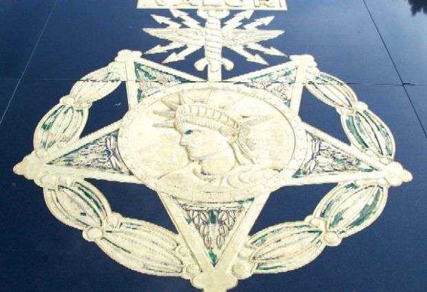 VALOR PARK MEDAL OF HONOR MEMORIAL MEDALLION