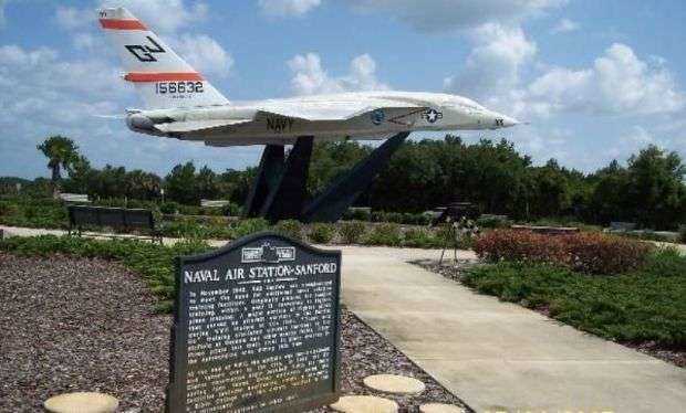 NORTH AMERICAN A-5 VIGILANTE MEMORIAL AIRCRAFT