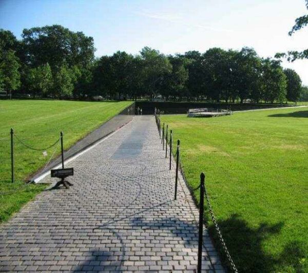 VIETNAM VETERANS MEMORIAL