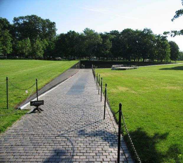 VIETNAM VETERANS MEMORIAL