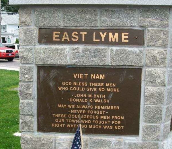 EAST LYME VETERANS MEMORIAL LEFT PANEL