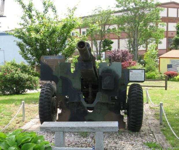 4/40 FIELD ARTILLERY BATTALION 105MM HOWITZER MEMORIAL CANNON