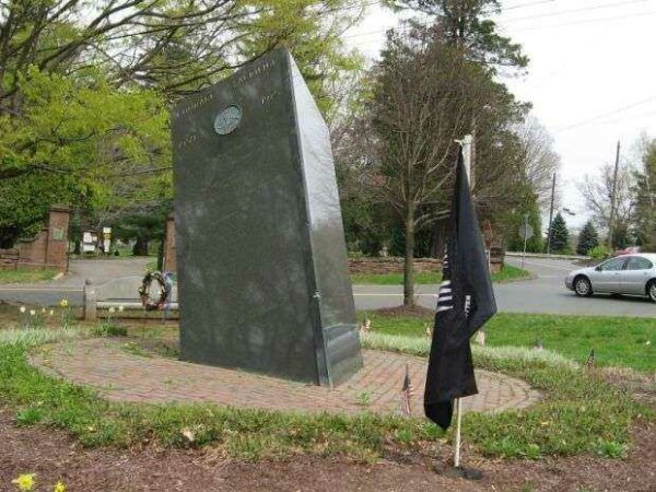WALLINGFORD VIETNAM VETERANS MEMORIAL