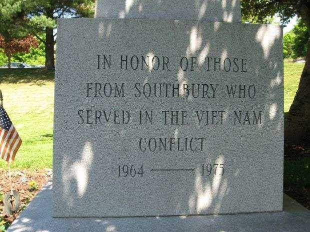 SOUTHBURY VETERANS MEMORIAL FACE STONE B