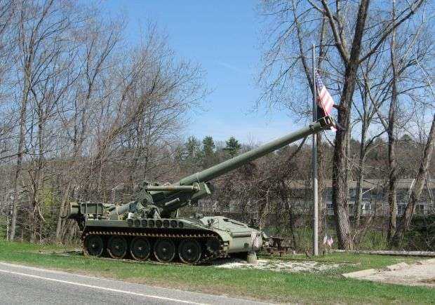 VFW POST 296 M110A2 HOWITZER S/P MEMORIAL