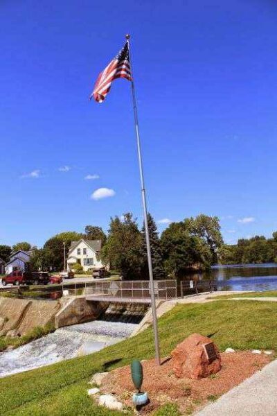 PLYMOUTH GLOBAL WAR ON TERRORISM MEMORIAL FLAGPOLE