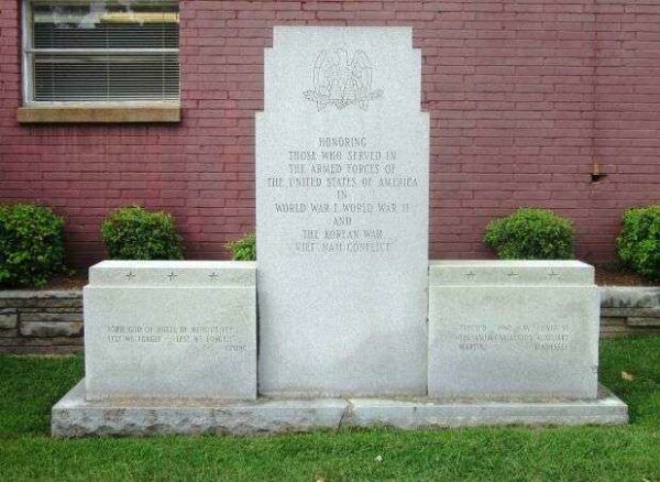 AMERICAN LEGION AUXILIARY UNIT 55 WAR MEMORIAL