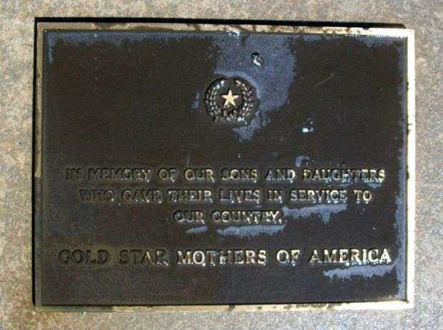 ALL VETERANS MEMORIAL PARK GOLD STAR MOTHERS PLAQUE