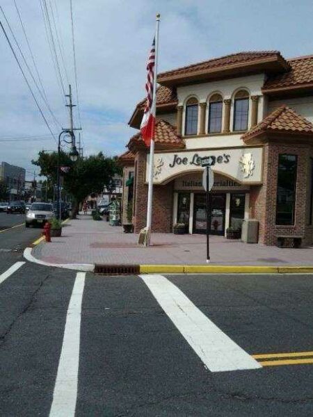 JOE LEONE’S TRIBUTE TO ITALIAN AMERICANS MEMORIAL FLAGPOLE