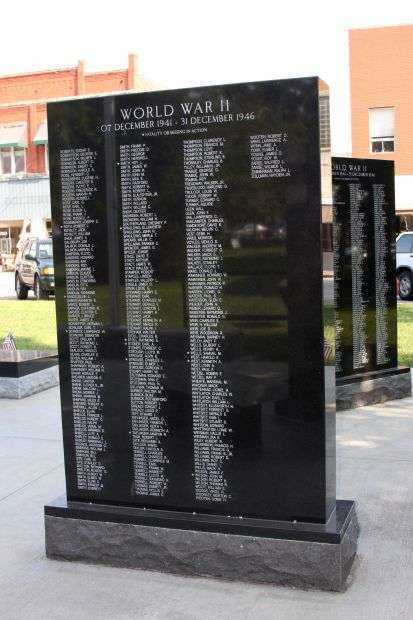 SCOTT COUNTY WAR VETERANS MEMORIAL STONE E