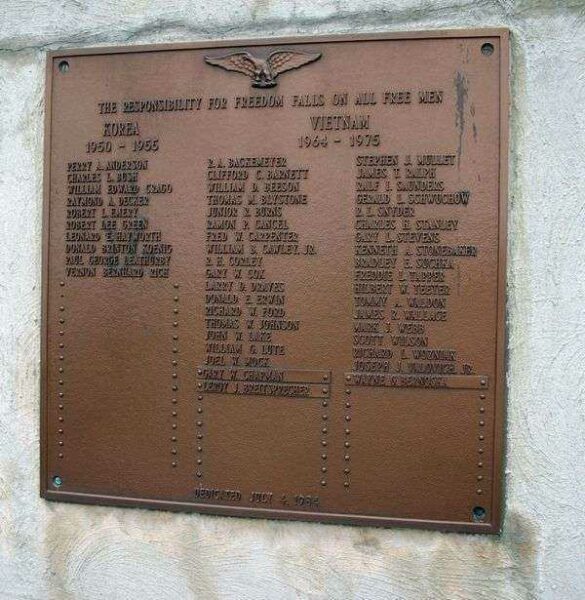 HOBART WAR VETERANS MEMORIAL PLAQUE B