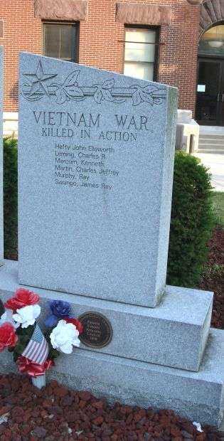 FAYETTE COUNTY VETERANS MEMORIAL STONE D