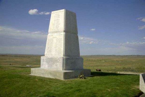 U.S. ARMY MEMORIAL ON LAST STAND HILL