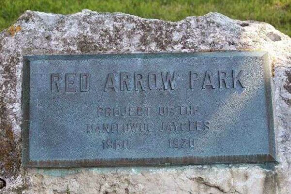 MANITOWOC RED ARROW PARK MEMORIAL PLAQUE