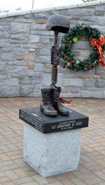 1L JONATHAN W. EDDS MEMORIAL BATTLEFIELD CROSS