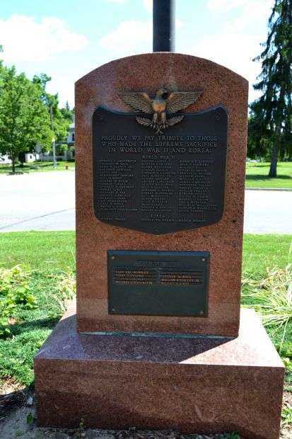 DOWAGIAC WAR VETERANS MEMORIAL FOUNTAIN MEMORIAL PLAQUES