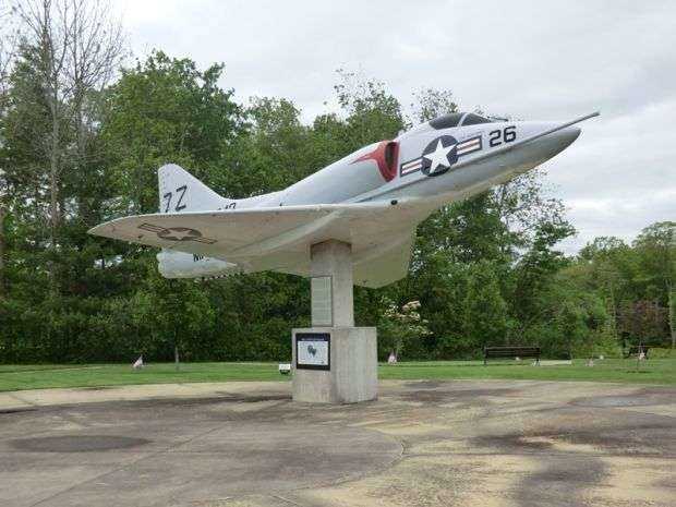 A4D-2 (A-4B) SKYHAWK MEMORIAL AIRCRAFT