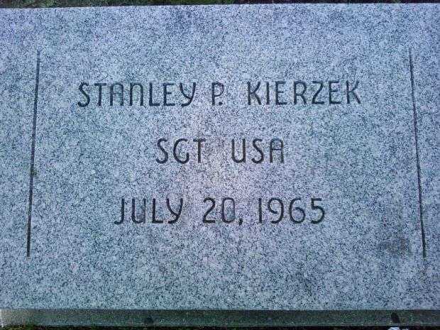 HOLYOKE VIETNAM WAR MEMORIAL HONOR STONE B