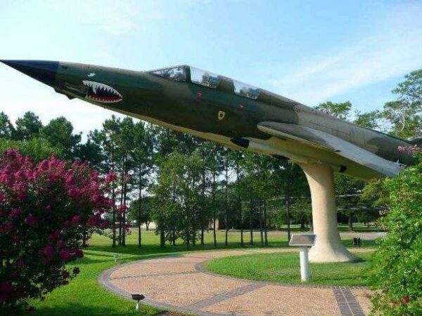 REPUBLIC F-105 THUNDERCHIEF MEMORIAL AIRCRAFT