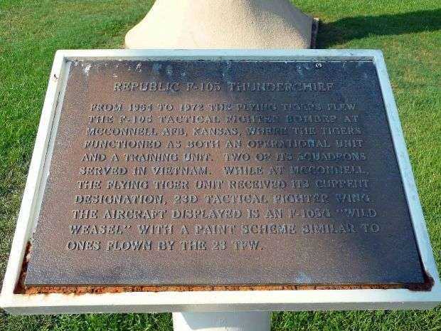 REPUBLIC F-105 THUNDERCHIEF MEMORIAL AIRCRAFT PLAQUE