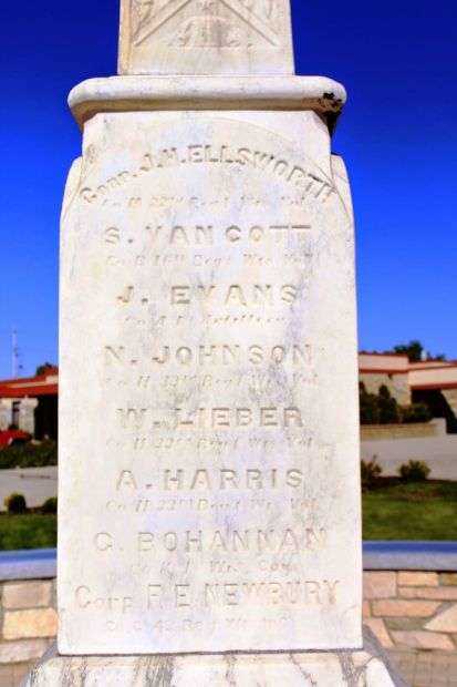 PARIS CIVIL WAR MEMORIAL HONOR STONE B