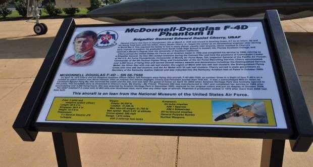 MCDONNELL DOUGLAS F-4D PHANTOM II MEMORIAL AIRCRAFT PLAQUE