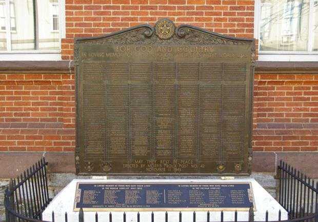 MORRIS FROCK POST NO. 42 WAR MEMORIAL