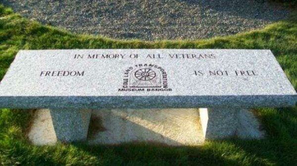 IN MEMORY OF ALL VETERANS MEMORIAL BENCH
