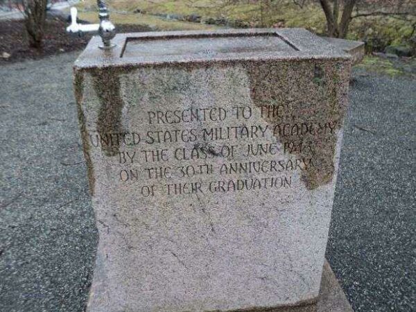 CLASS OF JUNE 1943 WAR MEMORIAL DRINKING FOUNTAIN