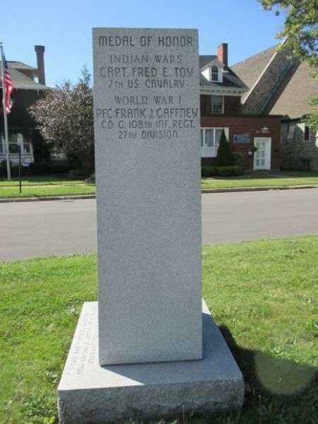 NIAGARA FALLS MEDAL OF HONOR MEMORIAL SIDE C