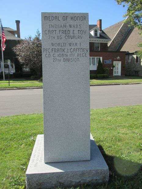 NIAGARA FALLS MEDAL OF HONOR MEMORIAL SIDE C