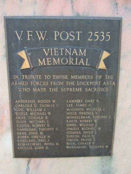 LOCKPORT WAR MEMORIAL PLAQUE B