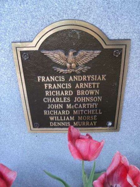 GLEN COVE VIETNAM WAR MEMORIAL HONOR ROLL PLAQUE