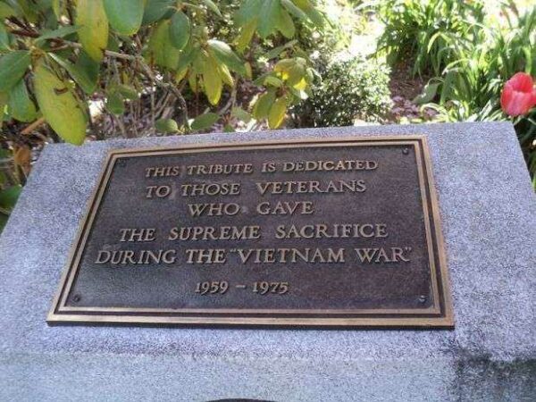 GLEN COVE VIETNAM WAR MEMORIAL DEDICATION PLAQUE