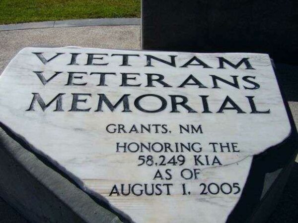 GRANTS, NM VIETNAM VETERANS MEMORIAL ENTRANCE STONE A