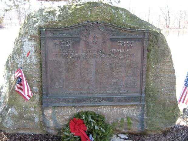 PEAPACK & GLADSTONE WORLD WAR II MEMORIAL